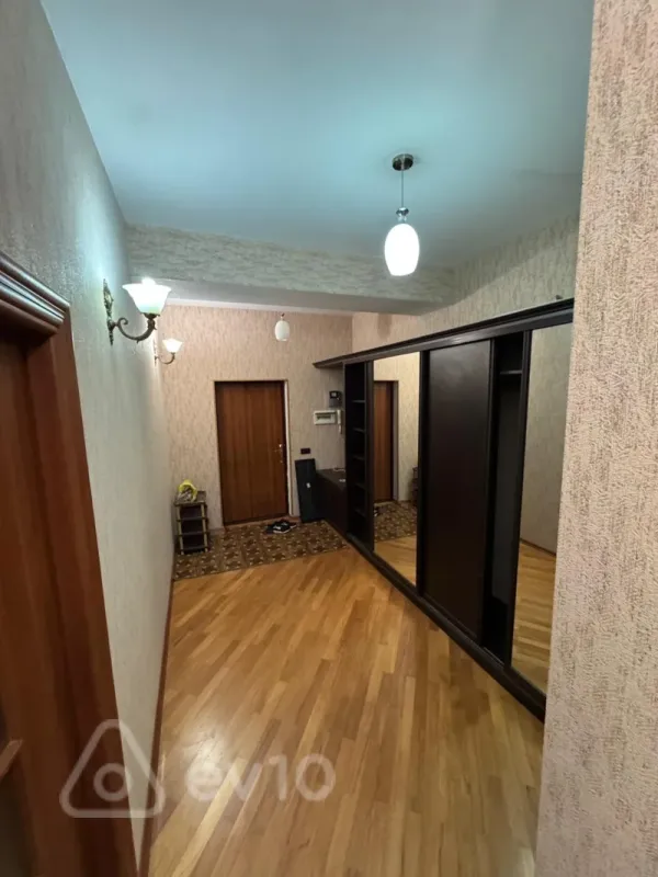 Kirayə verilir 3 otaqlı yeni tikili 100 m²