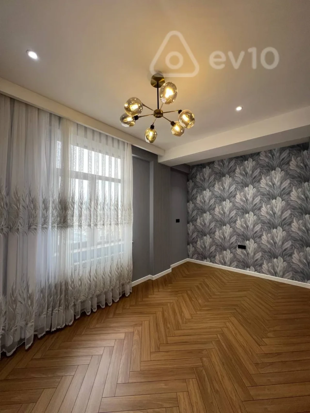 Satılır 4 otaqlı yeni tikili 137 m²