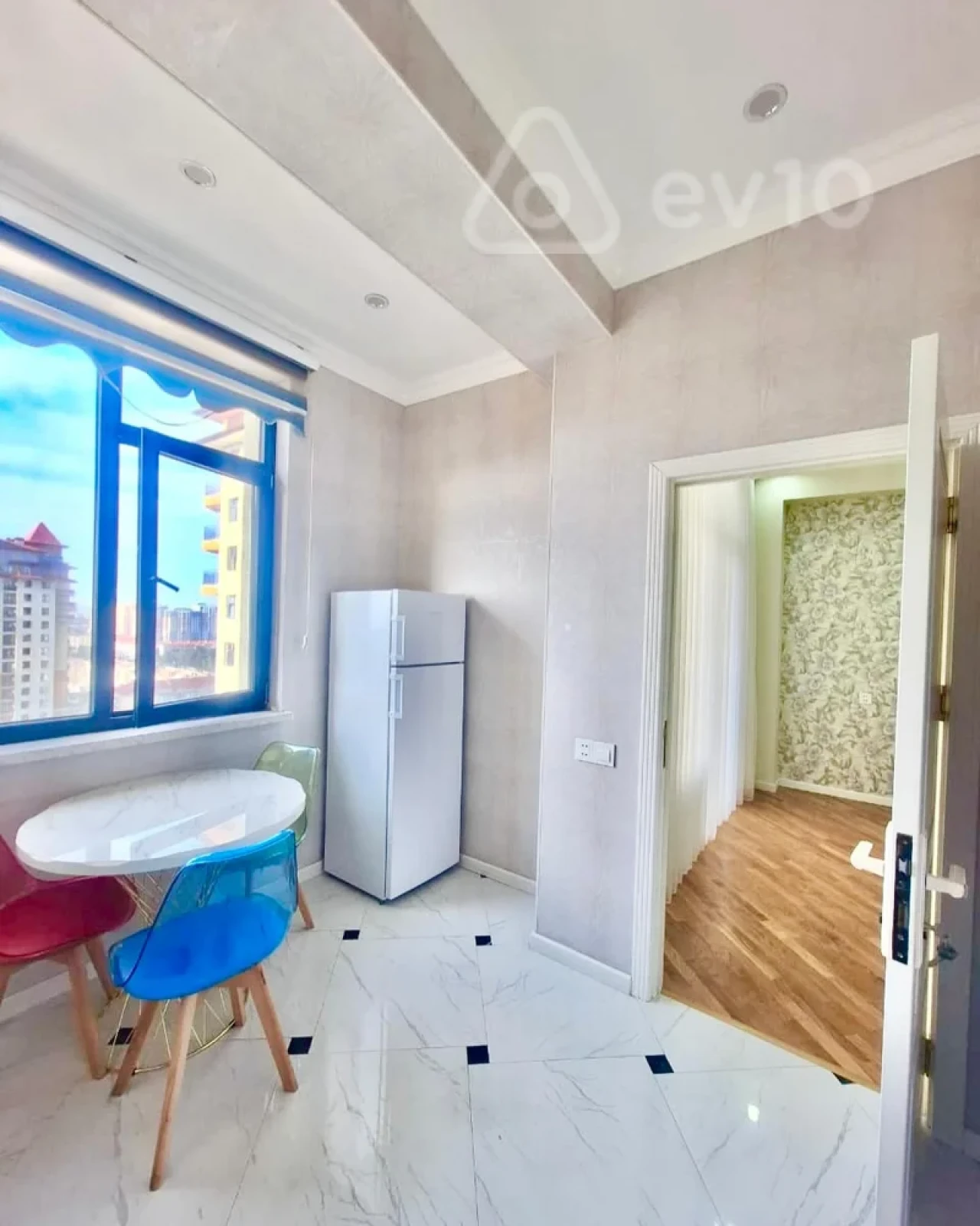 Kirayə verilir 2 otaqlı yeni tikili 70 m²