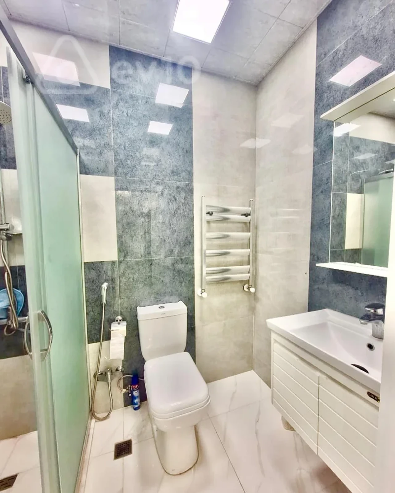 Kirayə verilir 2 otaqlı yeni tikili 70 m²