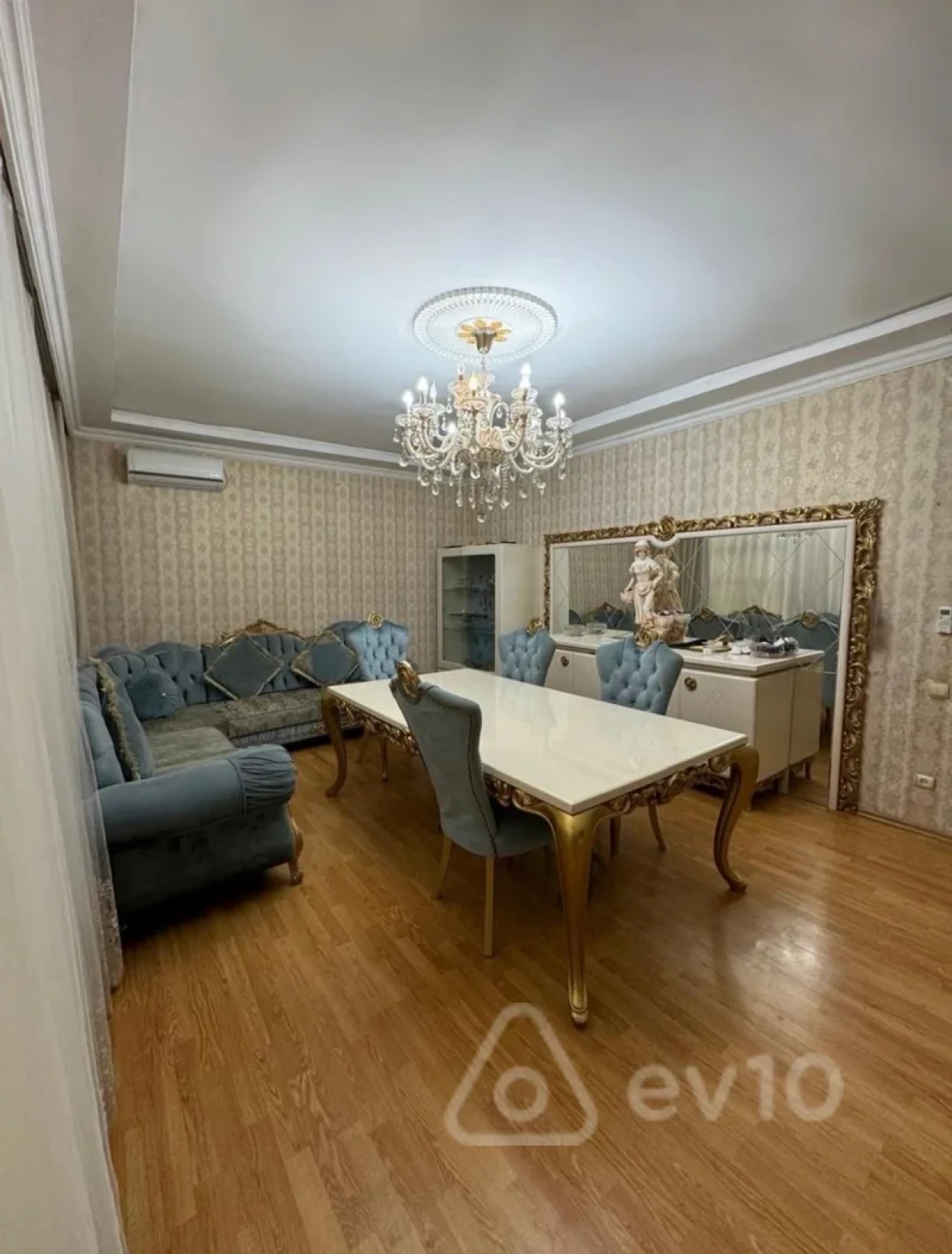 Satılır 5 otaqlı həyət evi 180 m²