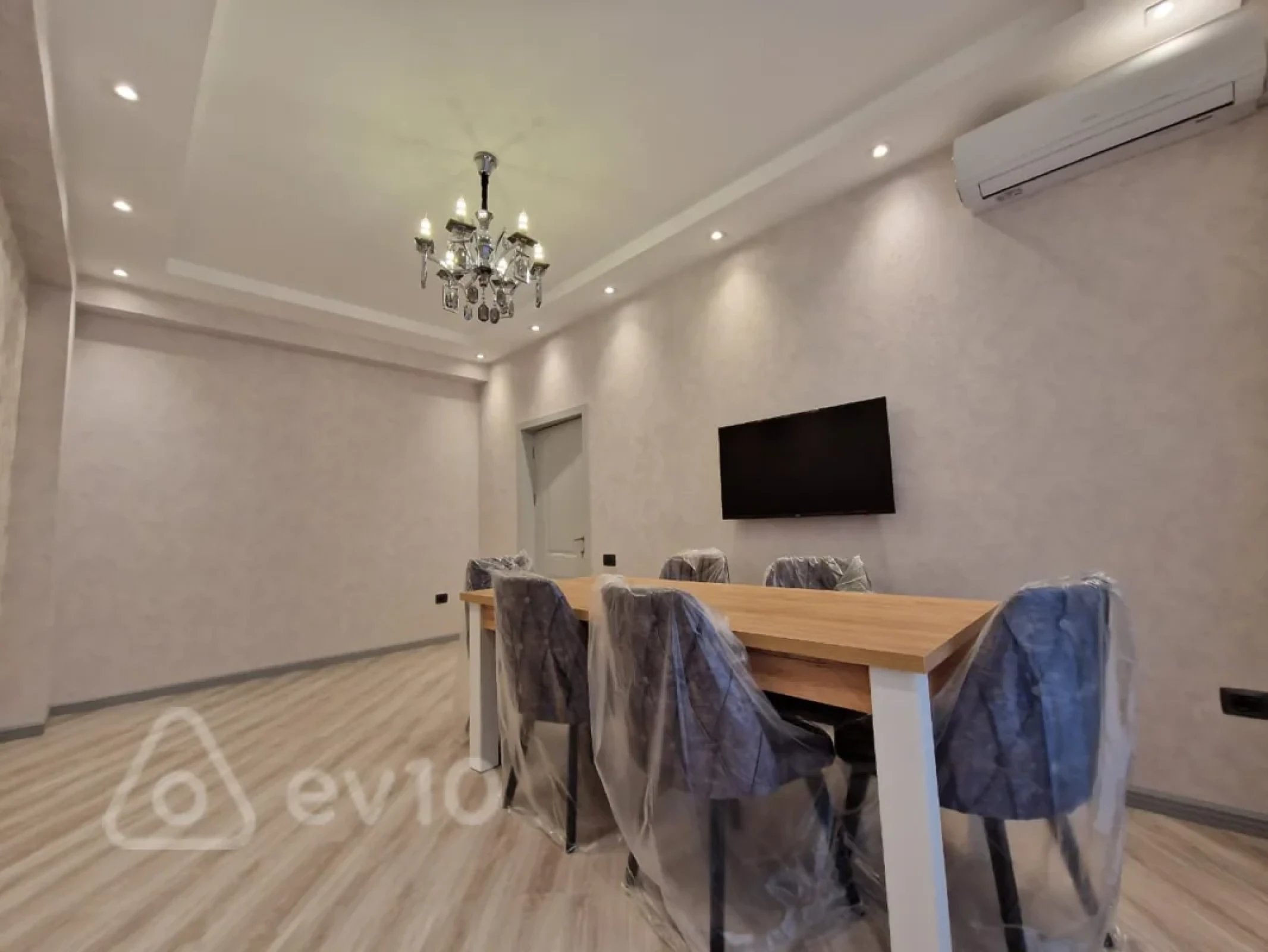 Kirayə verilir 2 otaqlı yeni tikili 75 m²