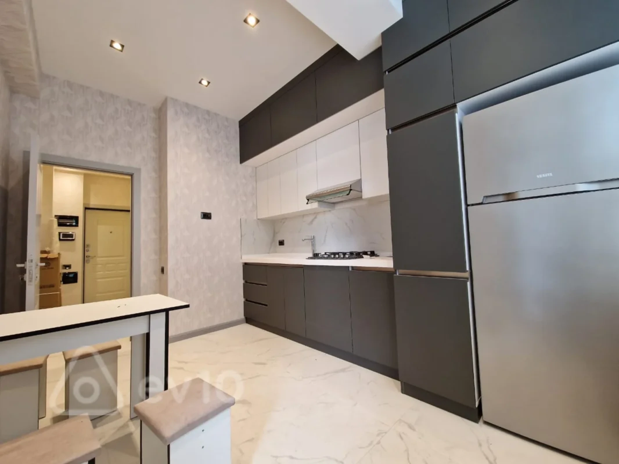 Kirayə verilir 2 otaqlı yeni tikili 75 m²