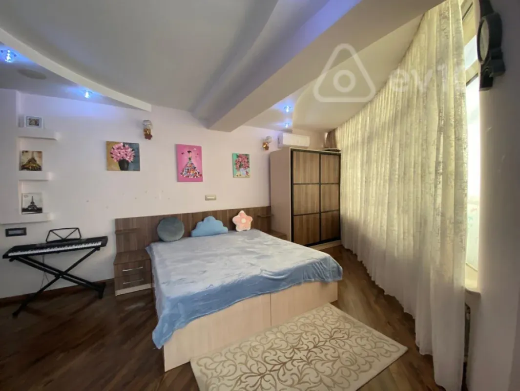 Satılır 3 otaqlı yeni tikili 172 m²