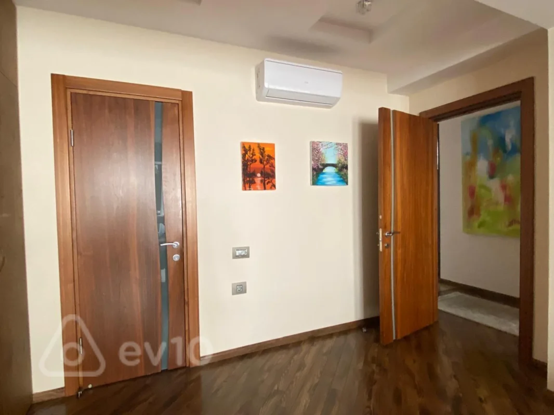 Satılır 3 otaqlı yeni tikili 172 m²