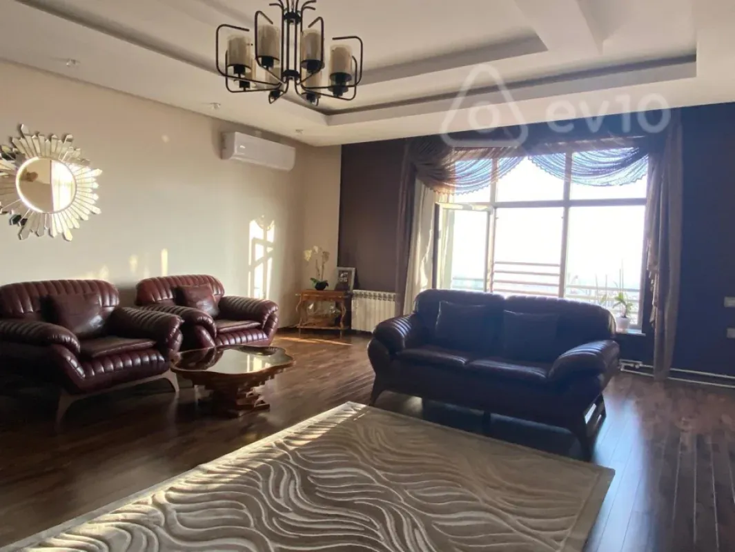 Satılır 3 otaqlı yeni tikili 172 m²