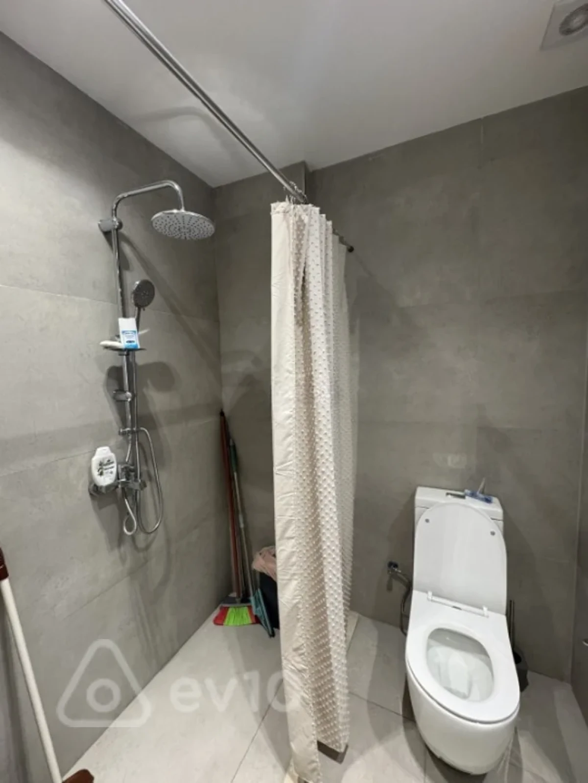 Kirayə verilir 2 otaqlı yeni tikili 60 m²