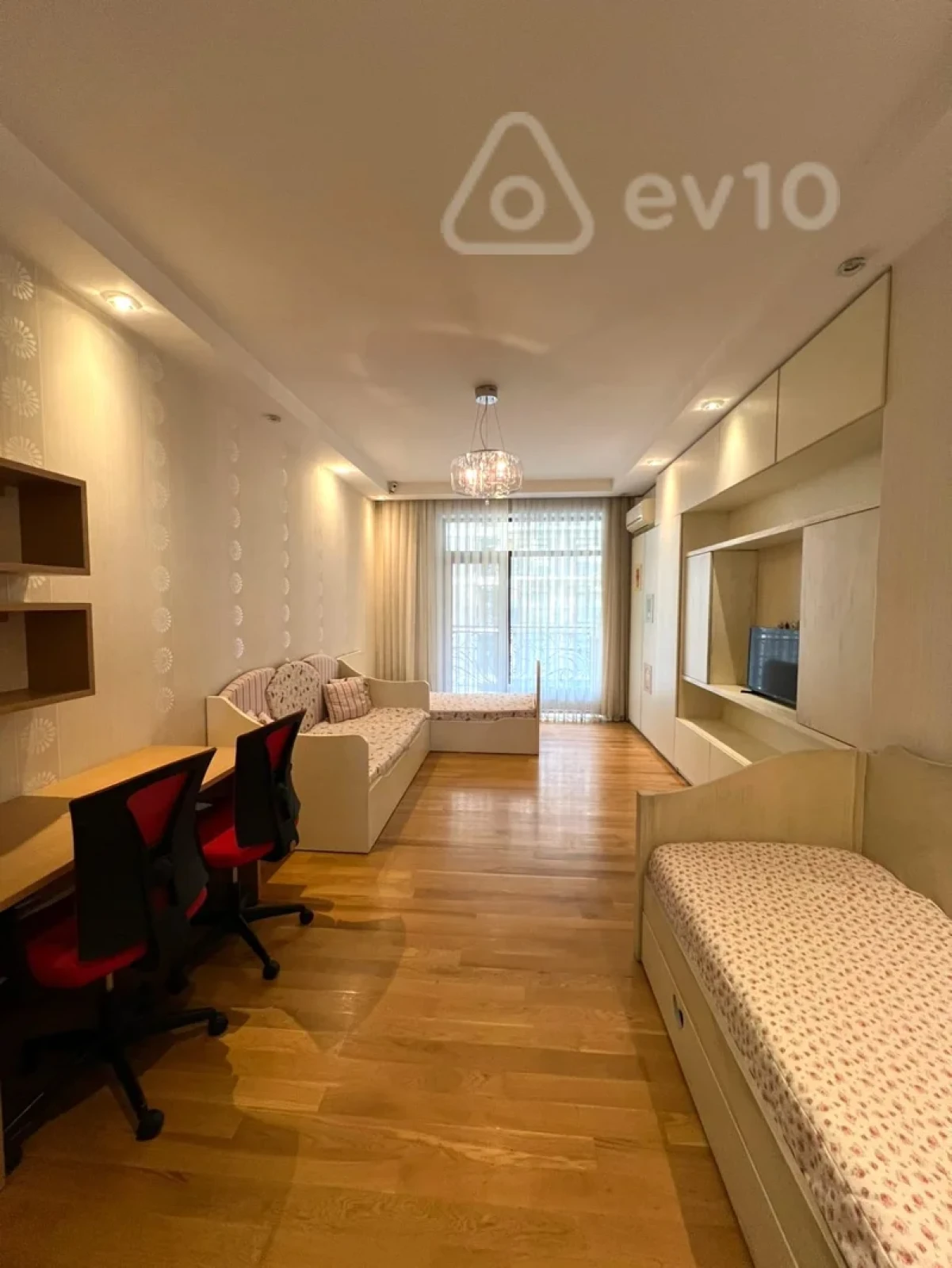 Kirayə verilir 3 otaqlı yeni tikili 138 m²