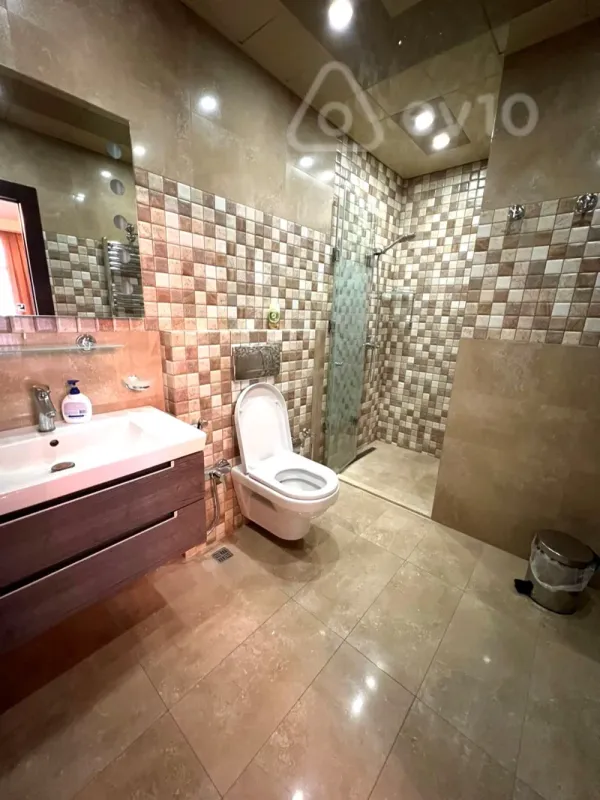 Kirayə verilir 3 otaqlı yeni tikili 138 m²