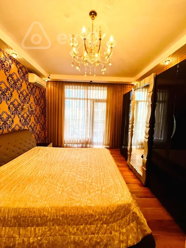 Kirayə verilir 3 otaqlı yeni tikili 138 m²