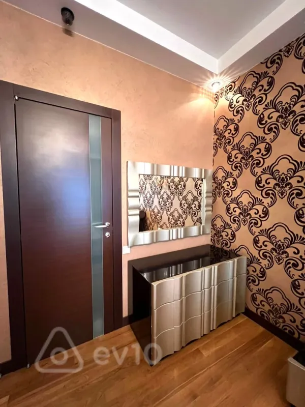 Kirayə verilir 3 otaqlı yeni tikili 138 m²