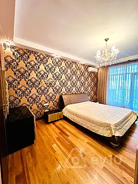 Kirayə verilir 3 otaqlı yeni tikili 138 m²