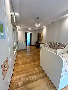 Kirayə verilir 3 otaqlı yeni tikili 138 m²