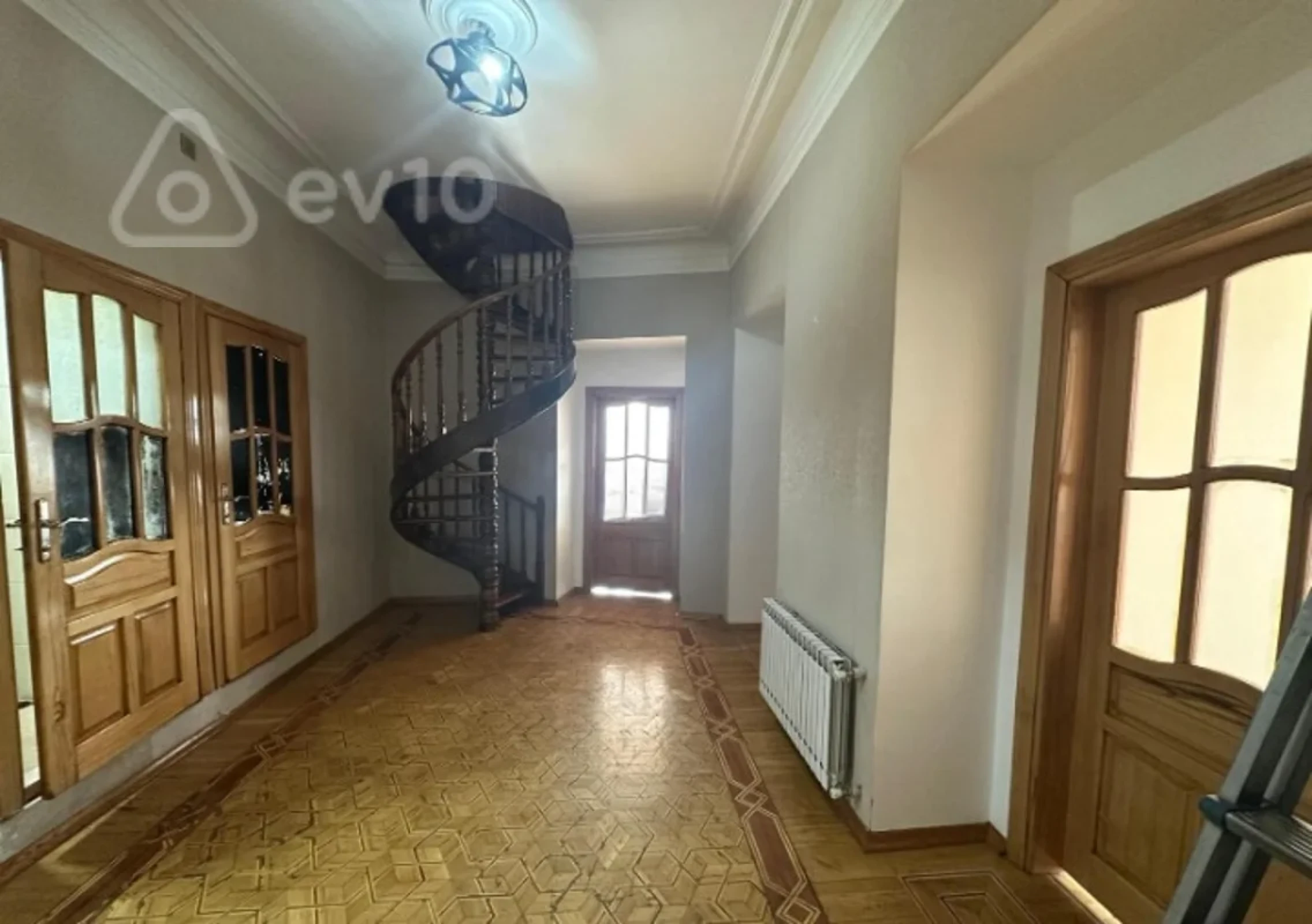 Kirayə verilir mənzil 320 m²