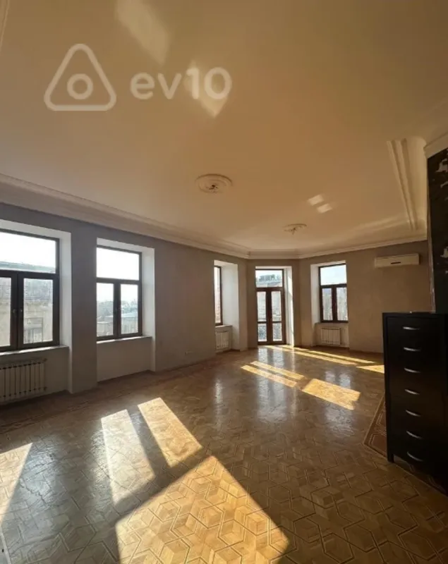 Kirayə verilir mənzil 320 m²