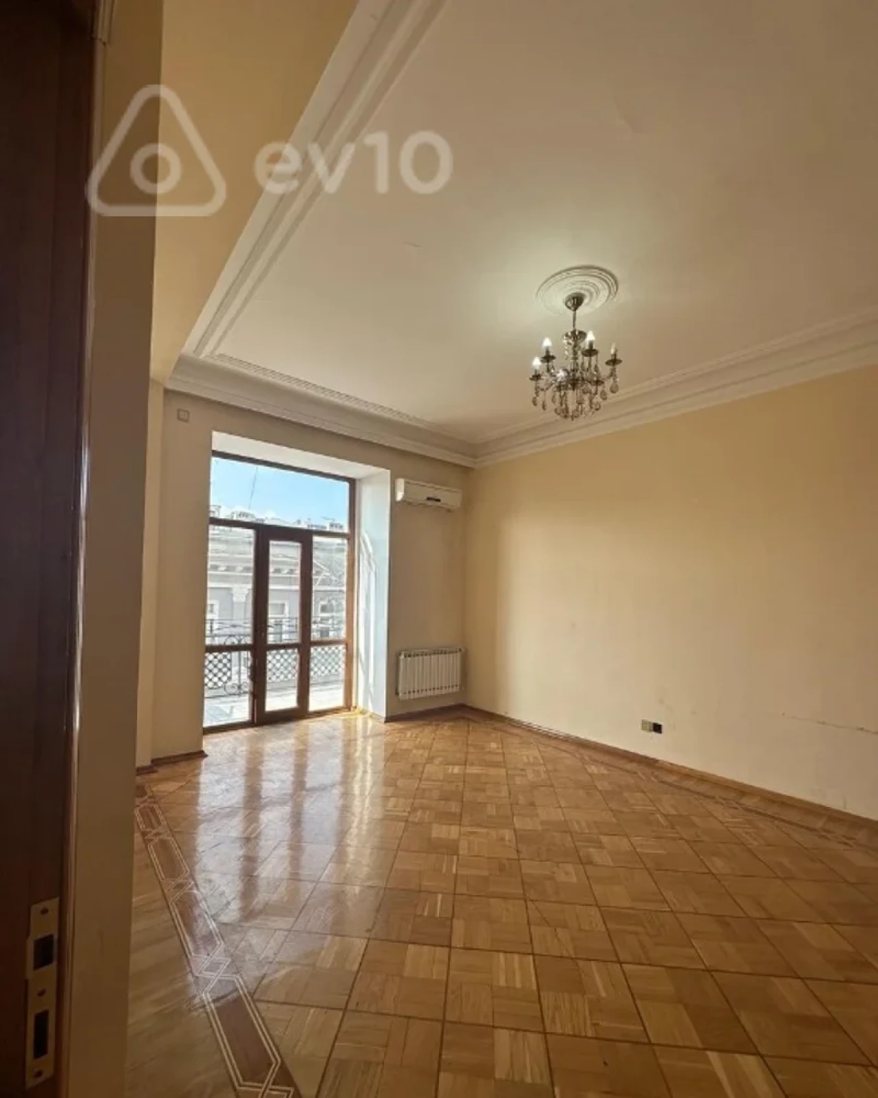 Kirayə verilir mənzil 320 m²