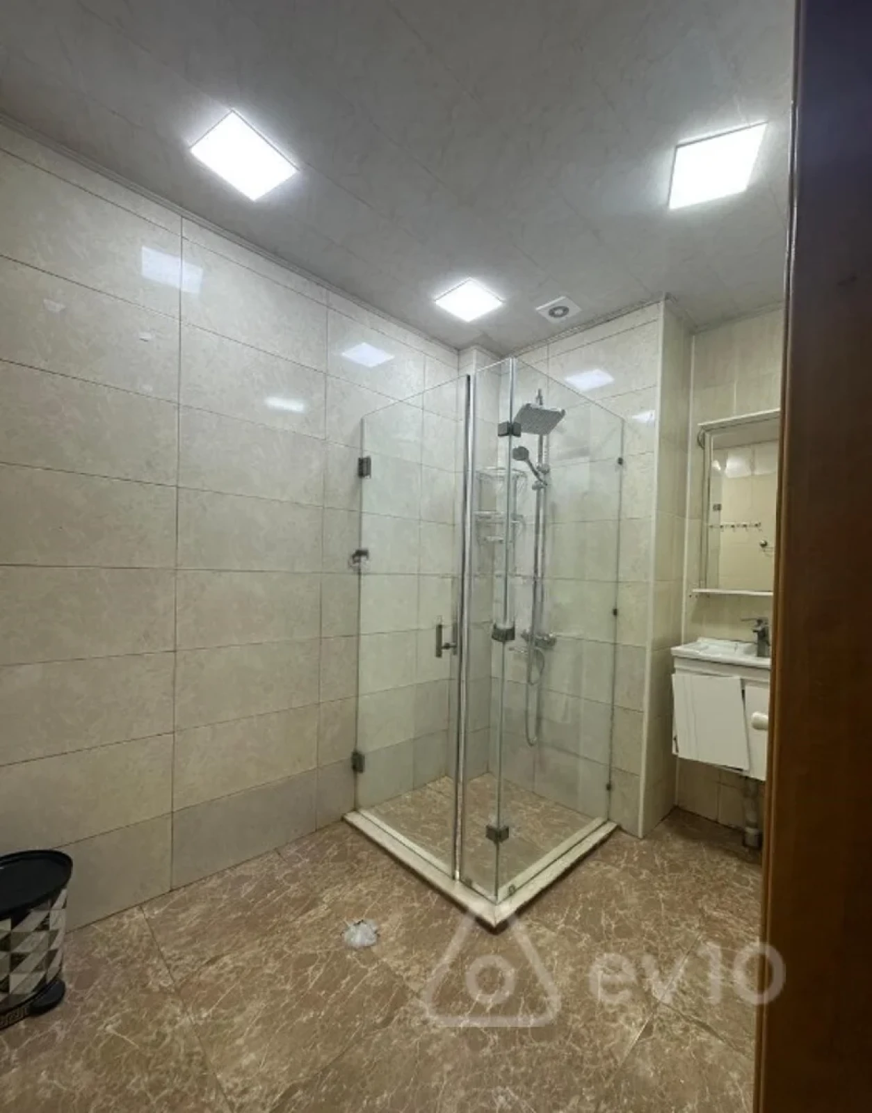 Kirayə verilir mənzil 320 m²