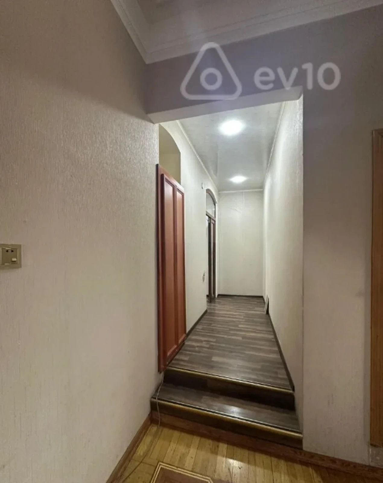 Kirayə verilir mənzil 320 m²