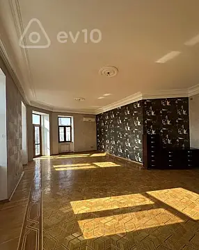 Kirayə verilir mənzil 320 m²