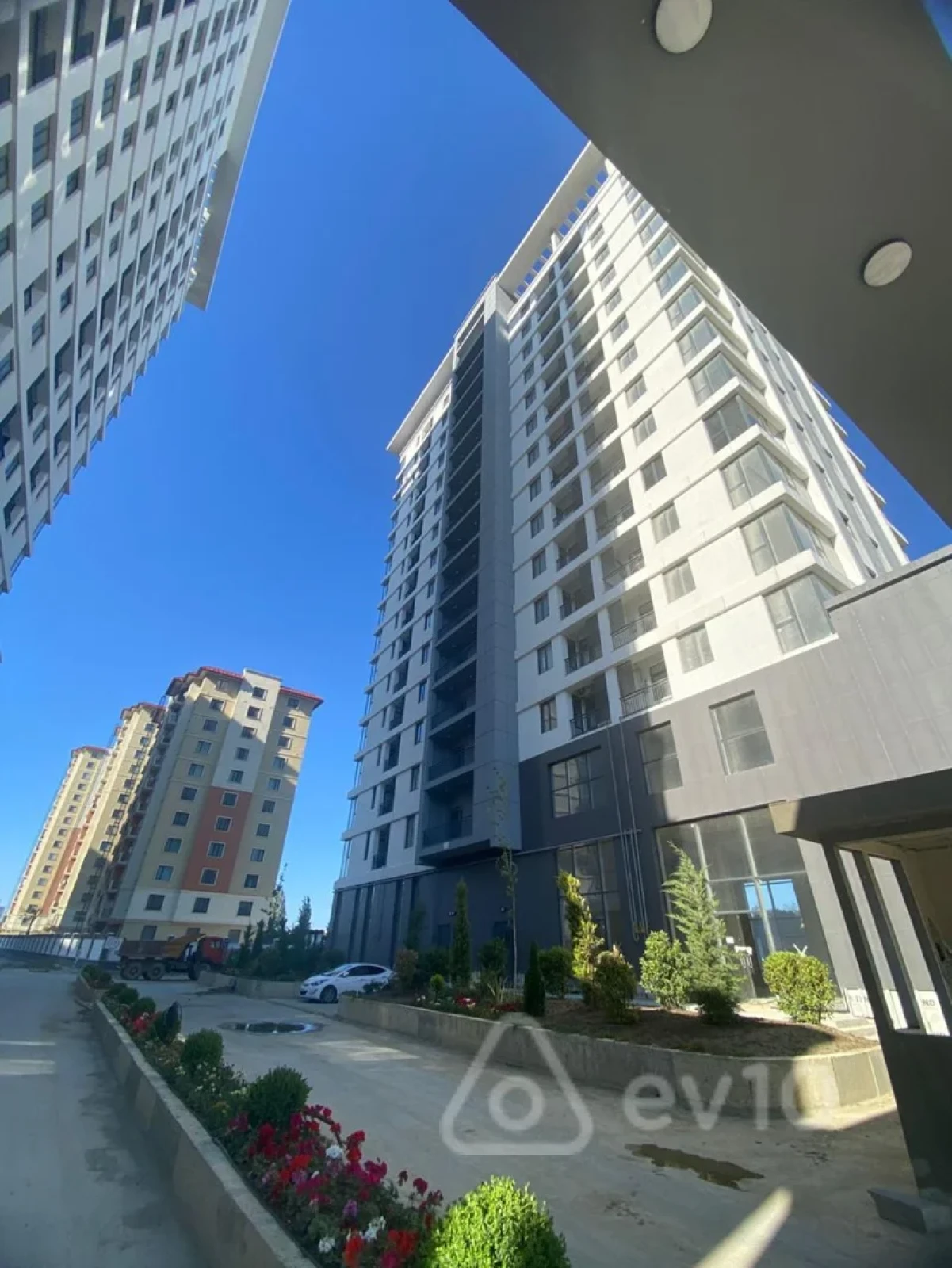 Satılır 2 otaqlı yeni tikili 49 m²