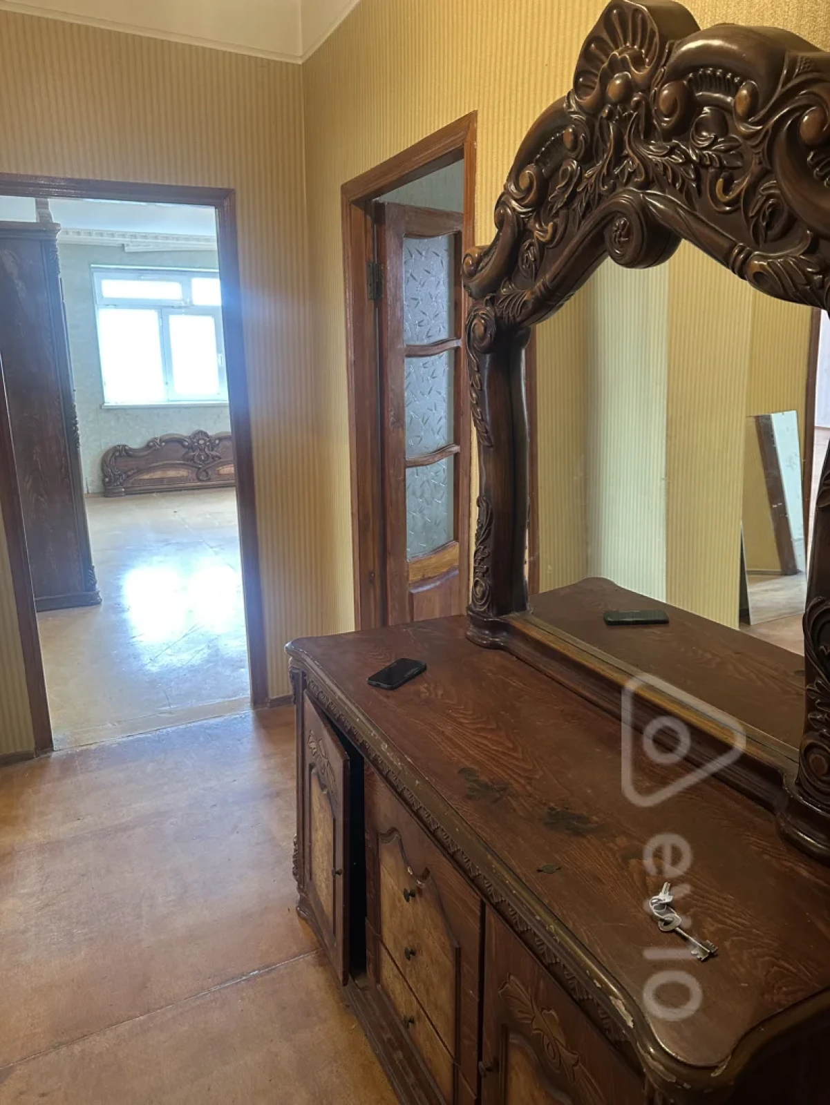 Satılır 4 otaqlı köhnə tikili 130 m²