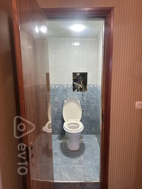 Satılır 4 otaqlı köhnə tikili 130 m²