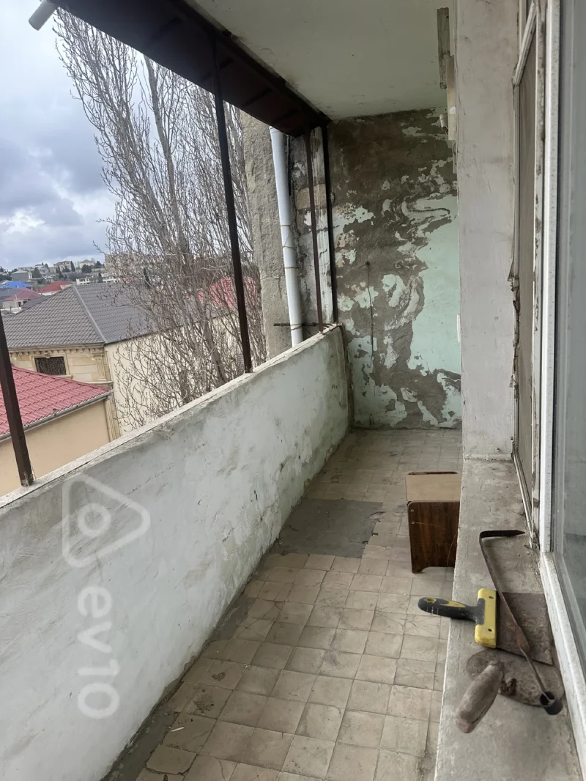 Satılır 4 otaqlı köhnə tikili 130 m²