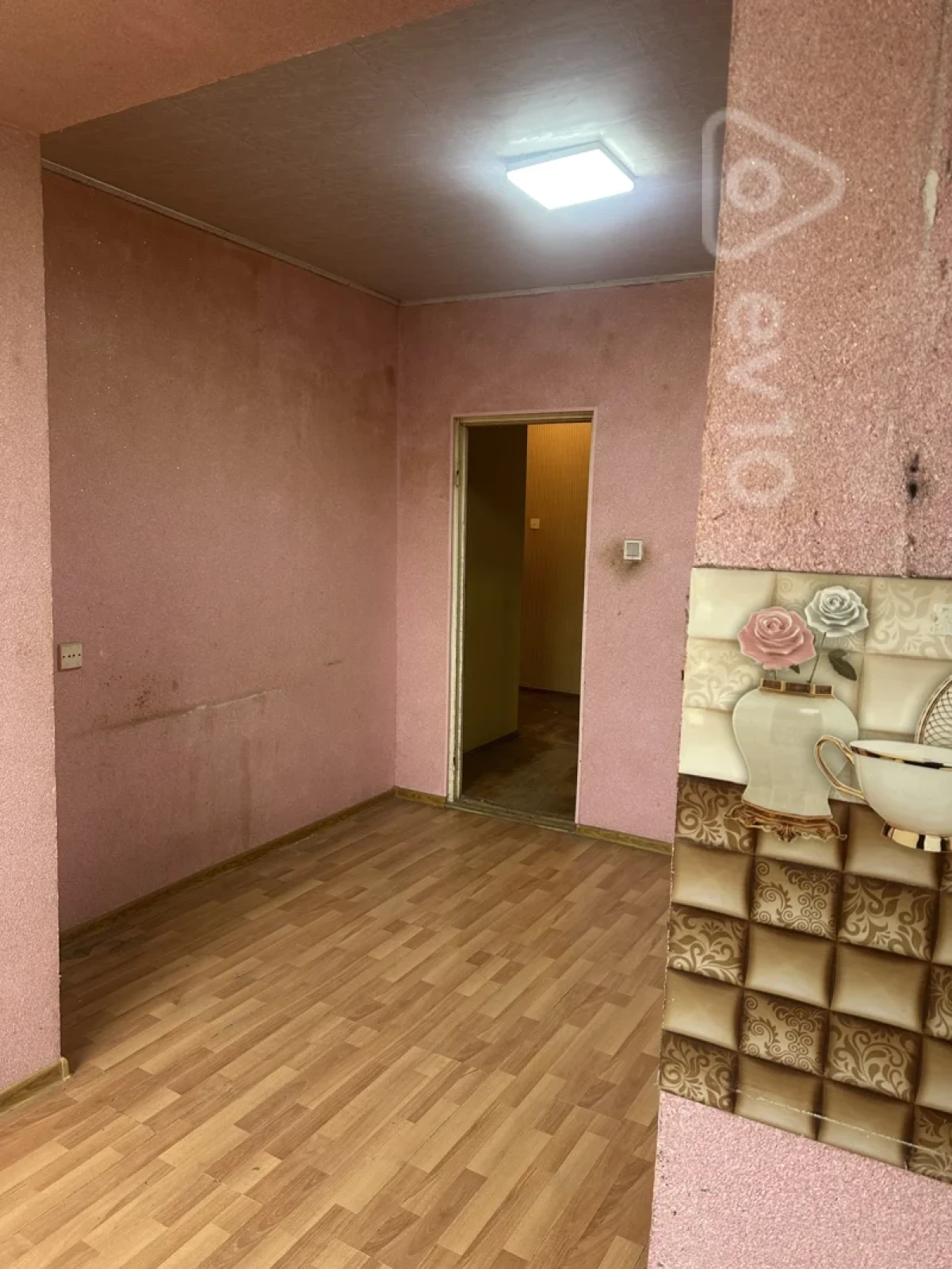 Satılır 4 otaqlı köhnə tikili 130 m²