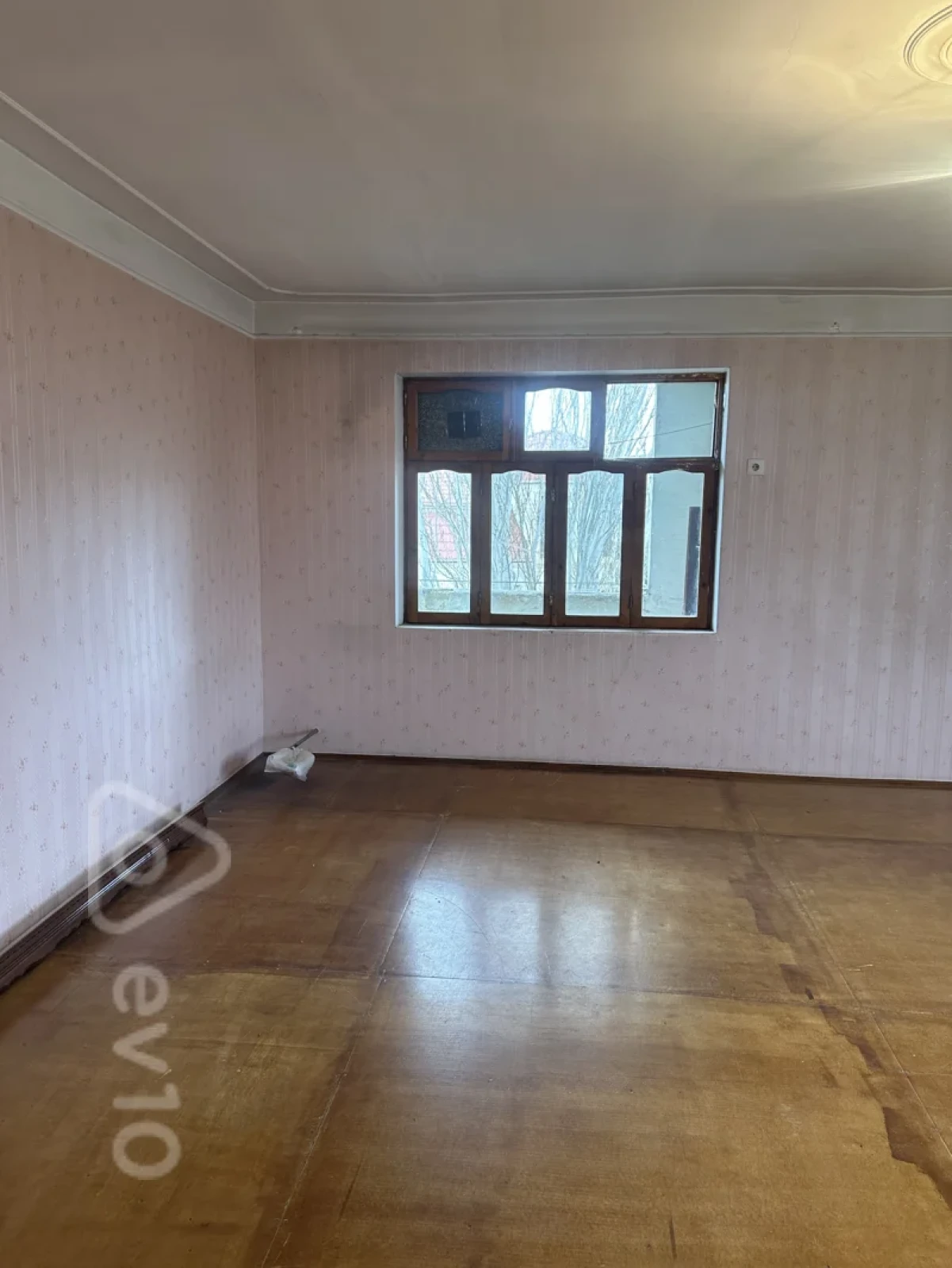 Satılır 4 otaqlı köhnə tikili 130 m²