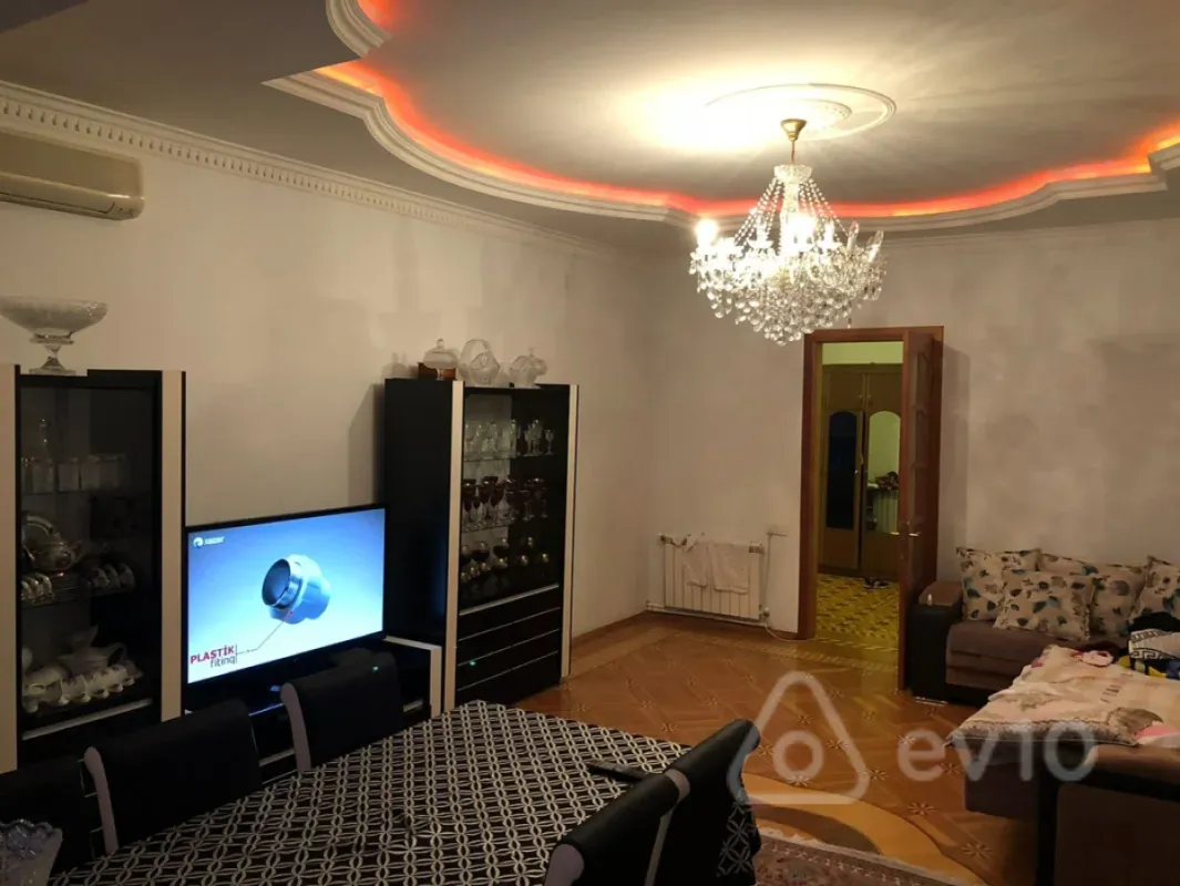 Kirayə verilir 3 otaqlı yeni tikili 160 m²
