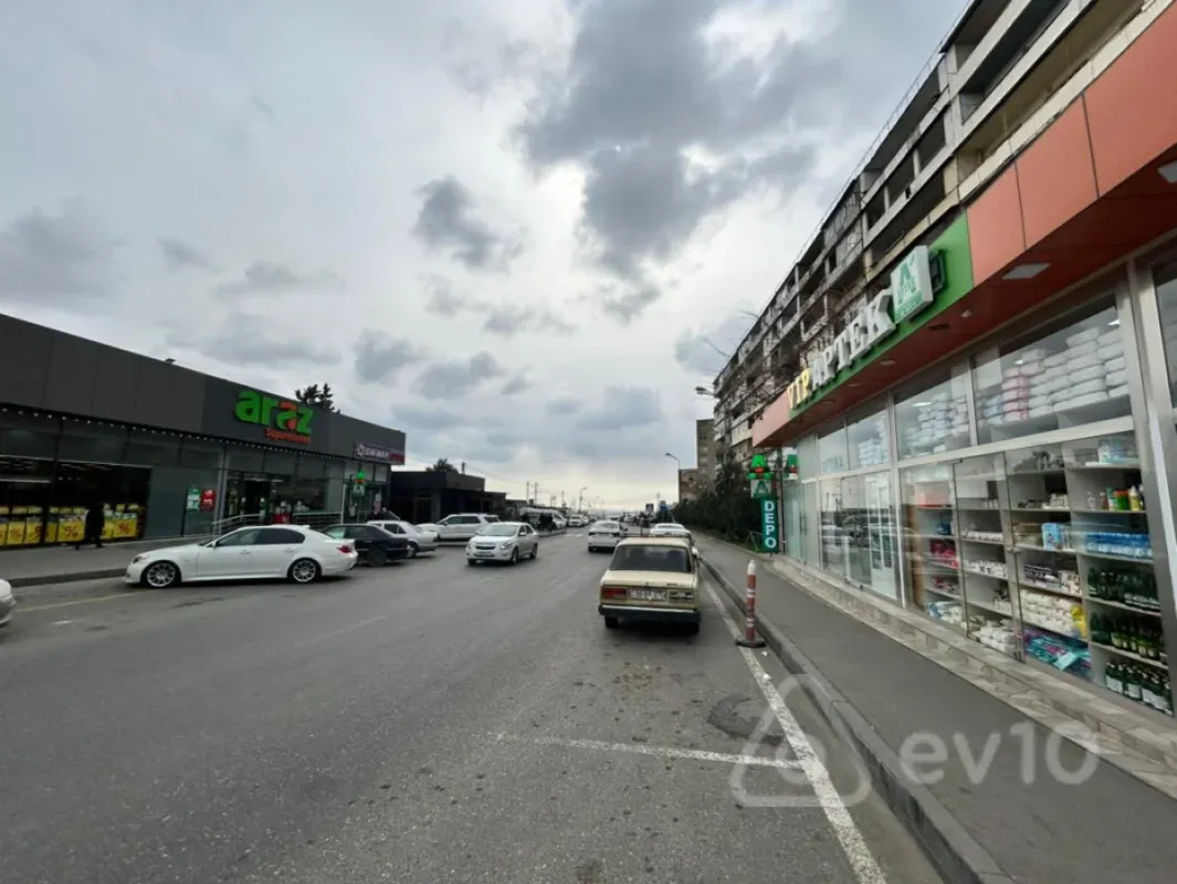 Satılır 3 otaqlı köhnə tikili 85 m²