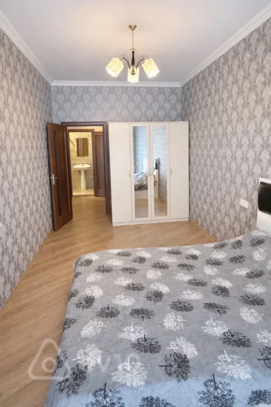 Kirayə verilir 2 otaqlı yeni tikili 80 m²