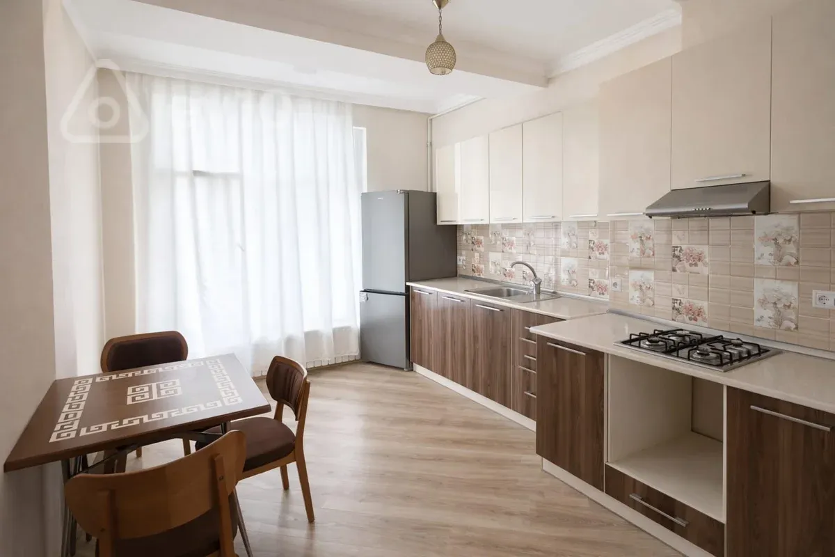 Kirayə verilir 2 otaqlı yeni tikili 80 m²
