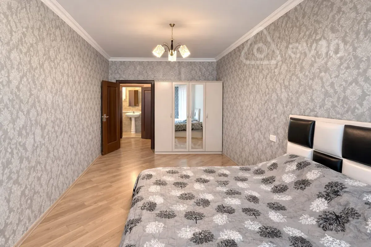 Kirayə verilir 2 otaqlı yeni tikili 80 m²