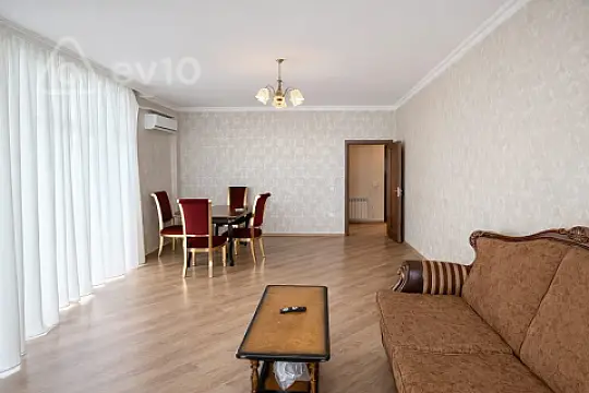 Kirayə verilir 2 otaqlı yeni tikili 80 m²