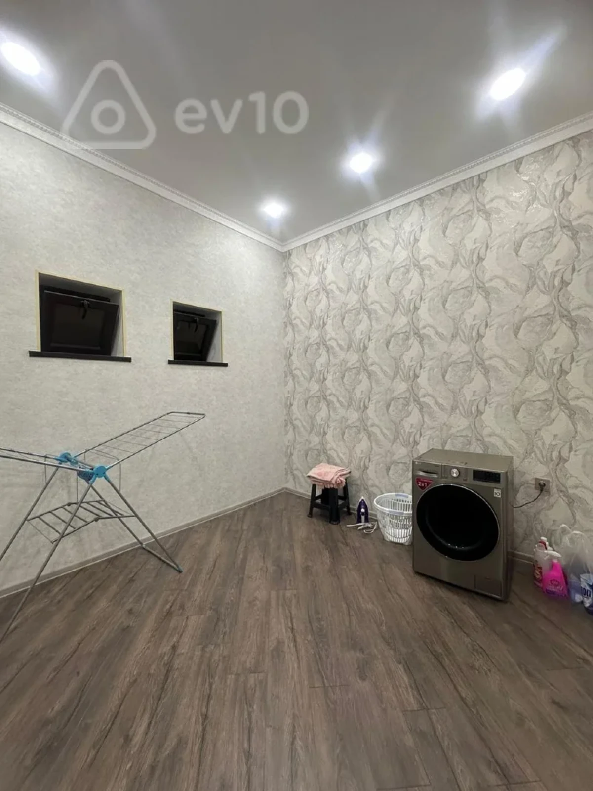 Satılır 7 otaqlı həyət evi 450 m²