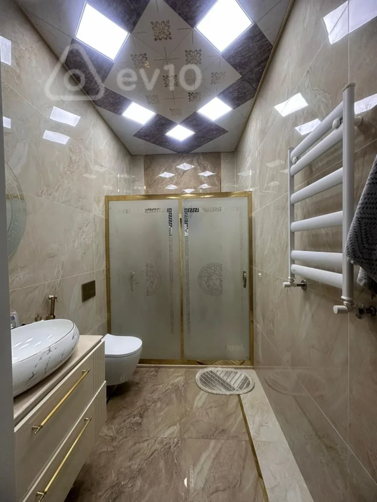 Satılır 7 otaqlı həyət evi 450 m²