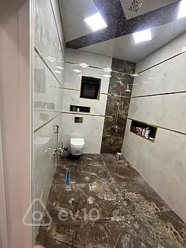 Satılır 7 otaqlı həyət evi 450 m²