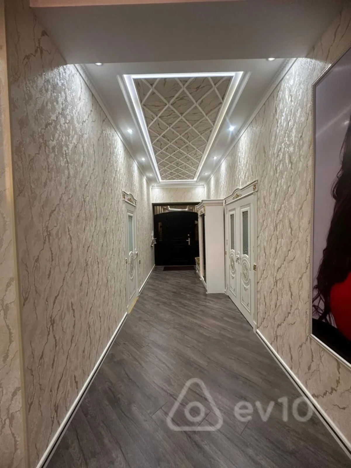 Satılır 7 otaqlı həyət evi 450 m²