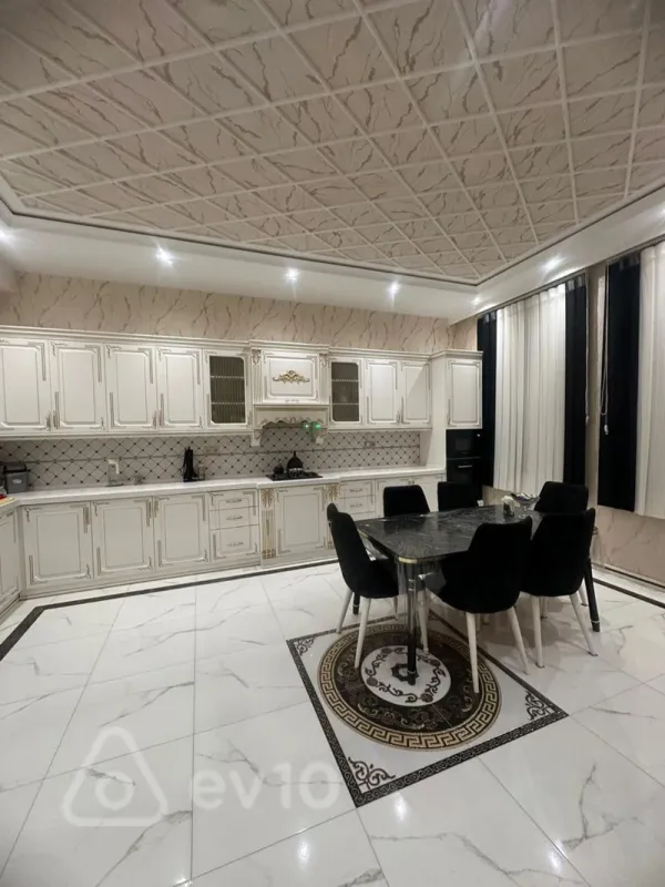 Satılır 7 otaqlı həyət evi 450 m²
