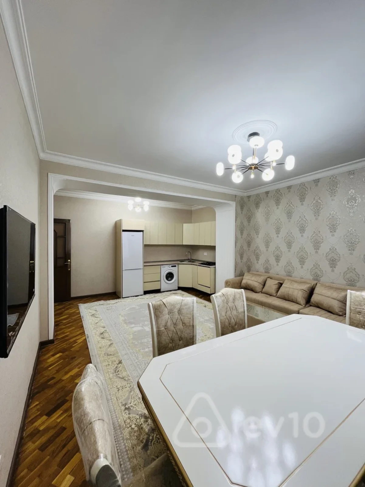 Kirayə verilir 3 otaqlı yeni tikili 120 m²