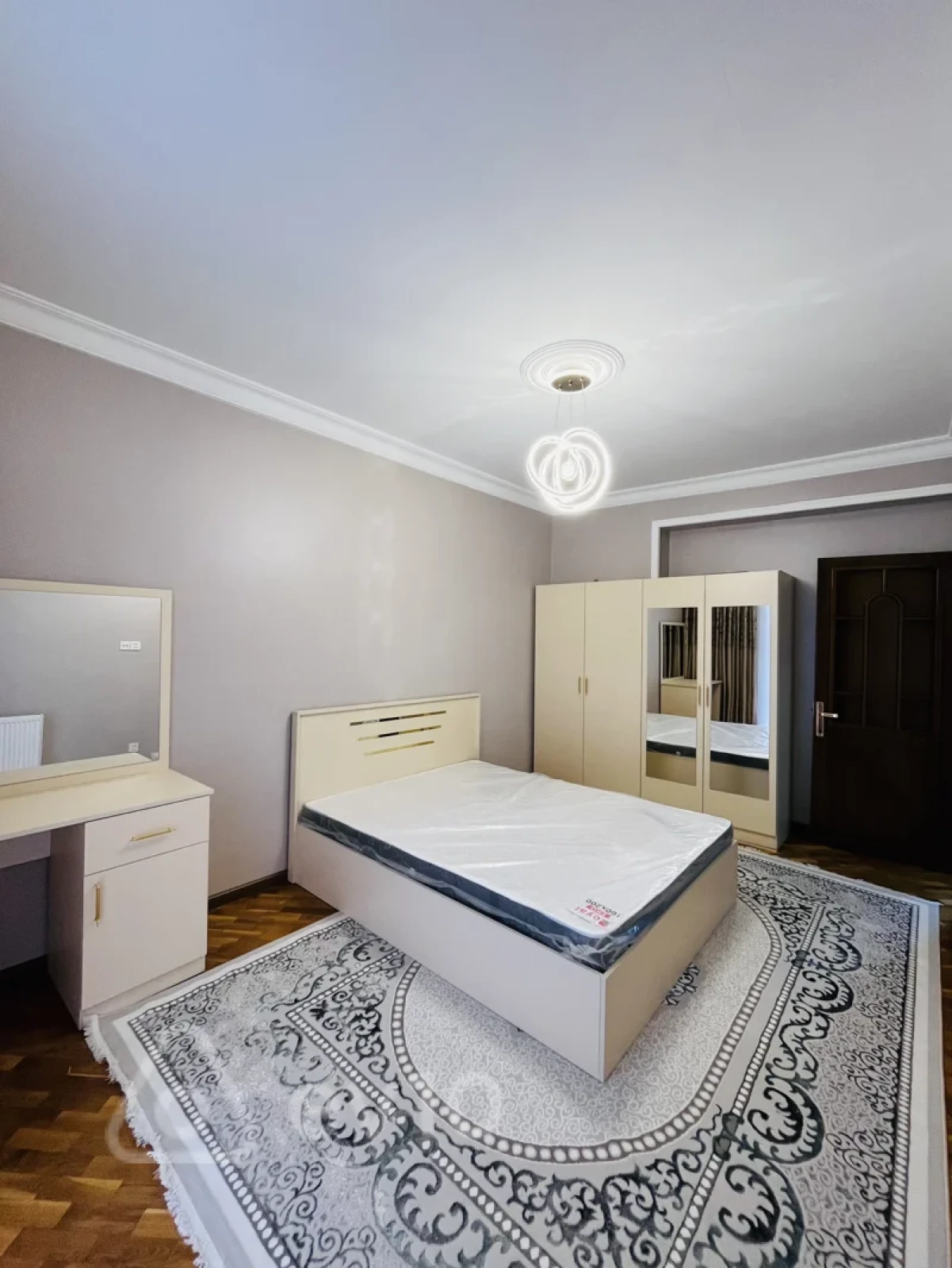 Kirayə verilir 3 otaqlı yeni tikili 120 m²