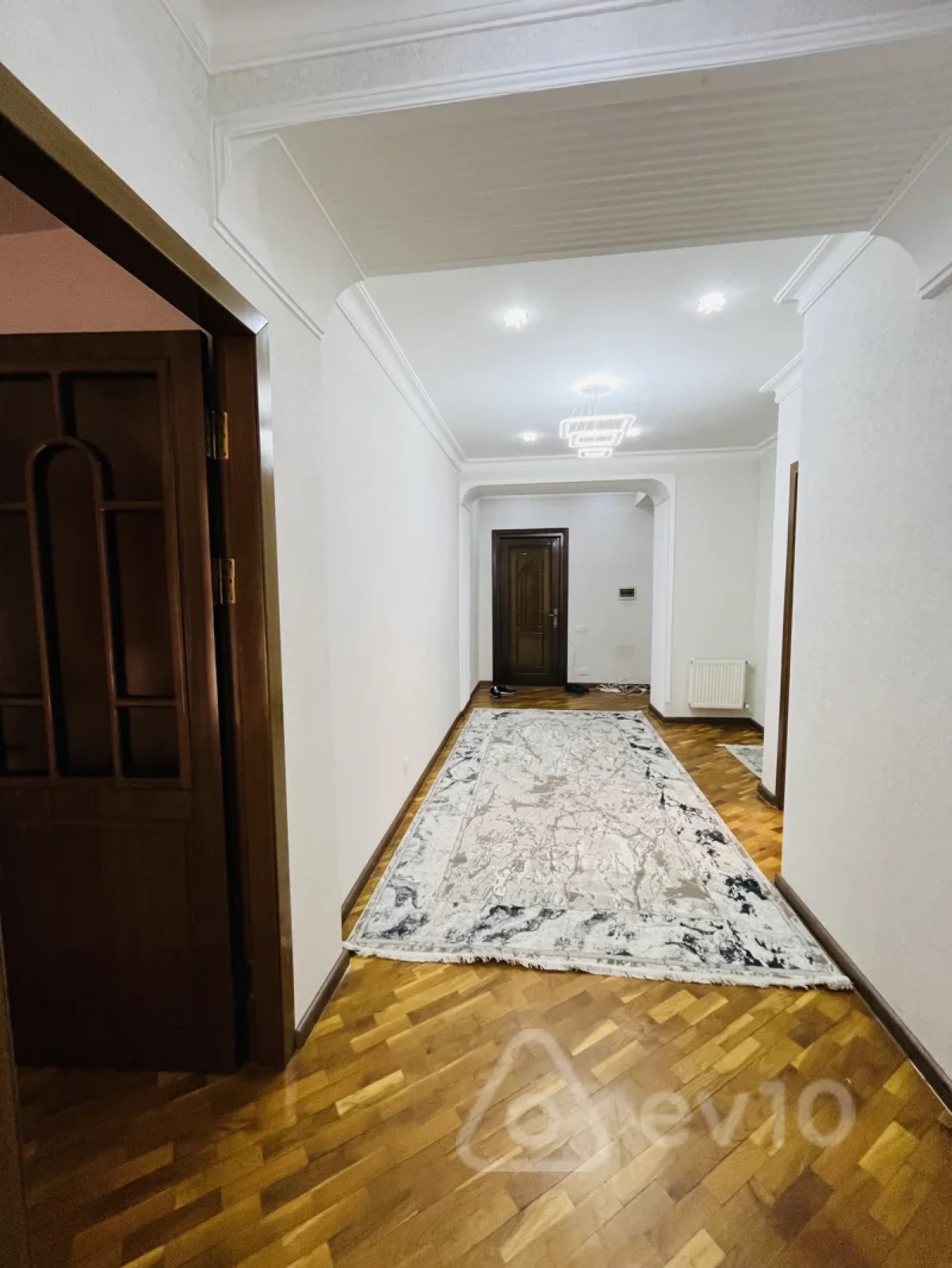 Kirayə verilir 3 otaqlı yeni tikili 120 m²