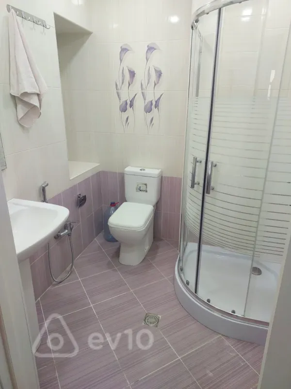 Kirayə verilir 3 otaqlı yeni tikili 100 m²