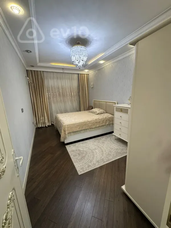 Kirayə verilir 3 otaqlı yeni tikili 150 m²