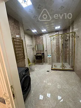 Kirayə verilir 3 otaqlı yeni tikili 150 m²