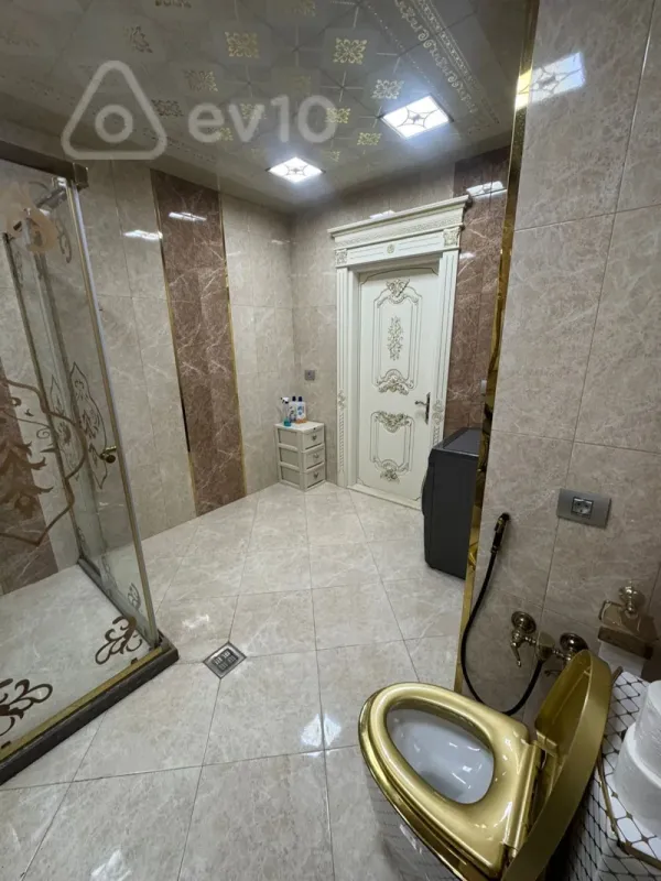 Kirayə verilir 3 otaqlı yeni tikili 150 m²