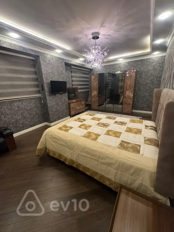 Kirayə verilir 3 otaqlı yeni tikili 150 m²