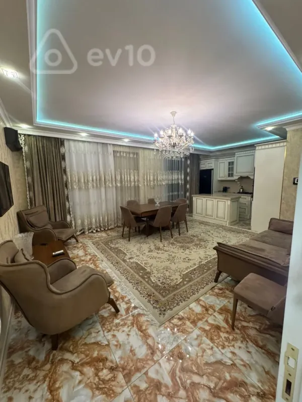 Kirayə verilir 3 otaqlı yeni tikili 150 m²