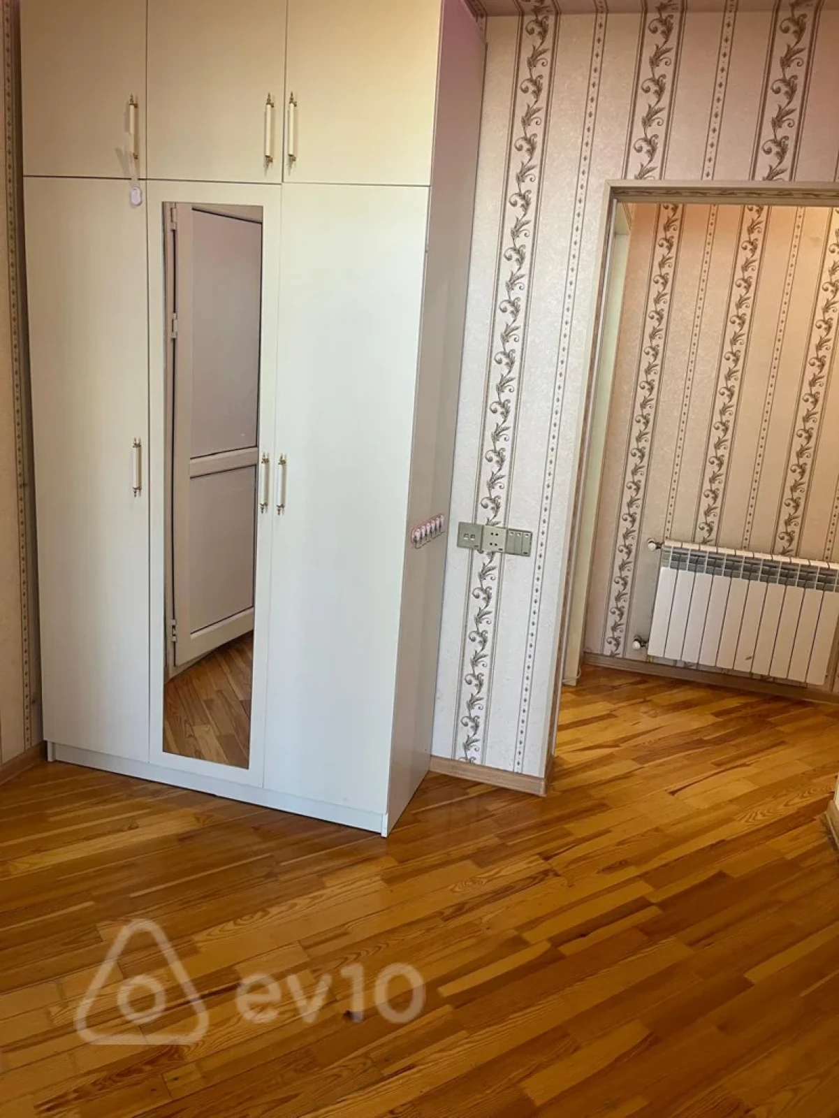 Kirayə verilir 2 otaqlı yeni tikili 70 m²